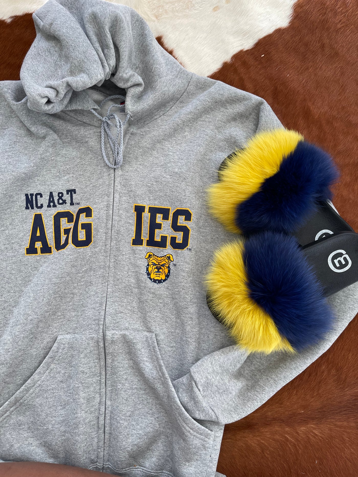 Fox Fur Slides l Aggie Pride (Horizontal Stripe)